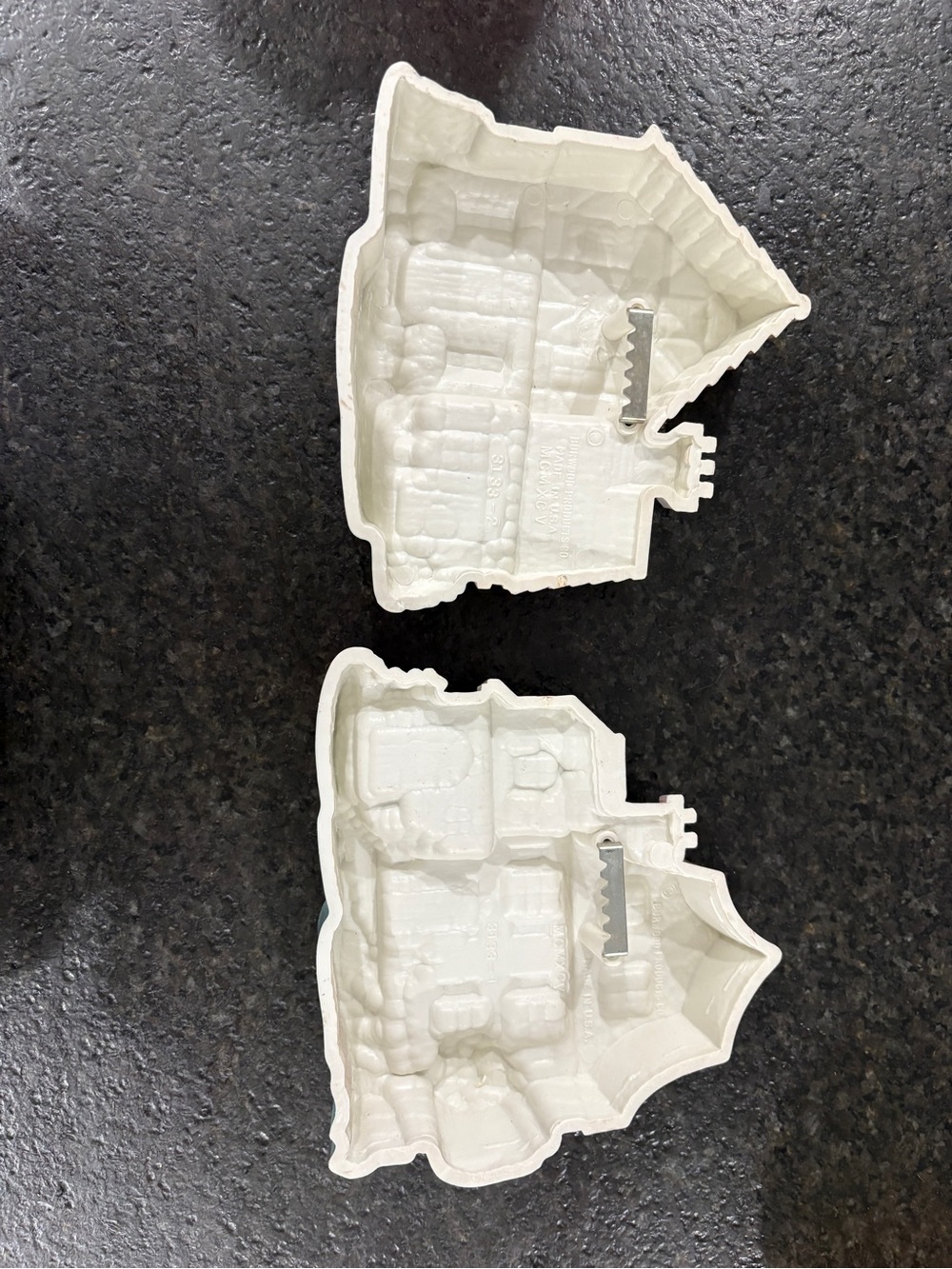 Pastel Cottage Wall Plaques - Pair - Picture 3 of 11